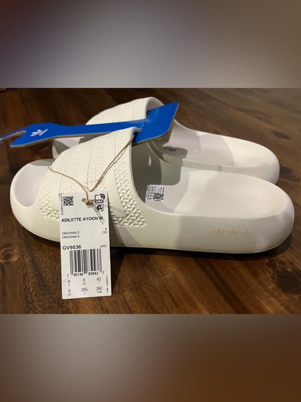 Adidas Adilette Ayoon NWT (Slightly off white color)